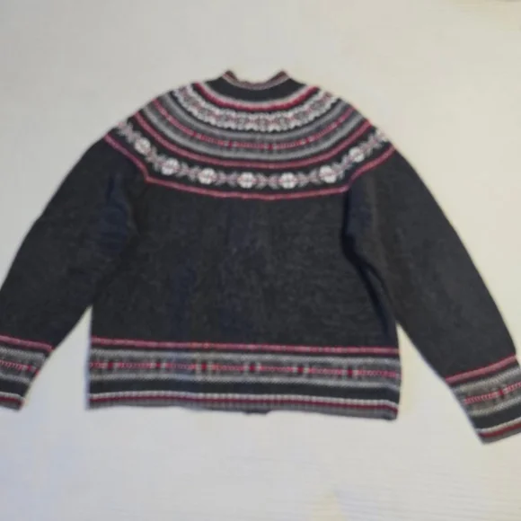 Women's Tiara International Charcoal Gray & Red Christmas Cardigan L - Picture 9 of 12